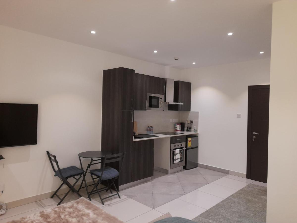 Embassy Gardens Studio Акра Екстериор снимка