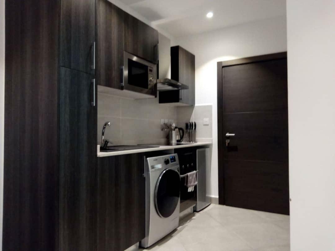 Embassy Gardens Studio Акра Екстериор снимка